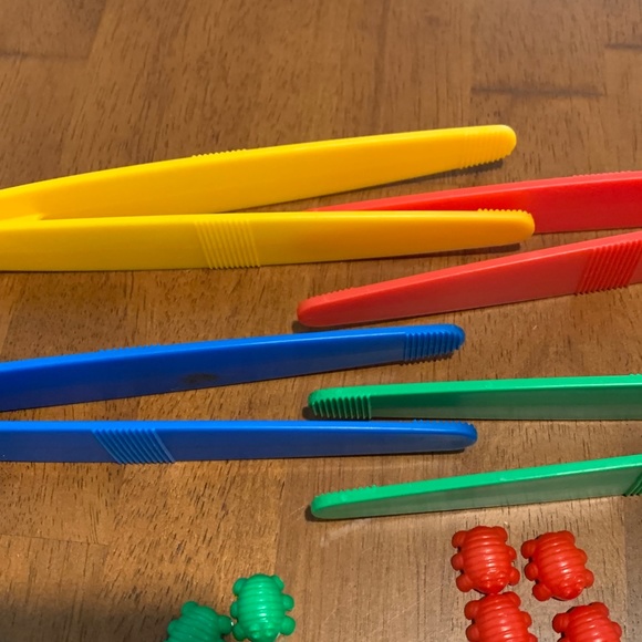 Bed Bugs Board Game Replacement Pieces Tongs and Bugs 1985 Milton Bradley - Picture 8 of 12